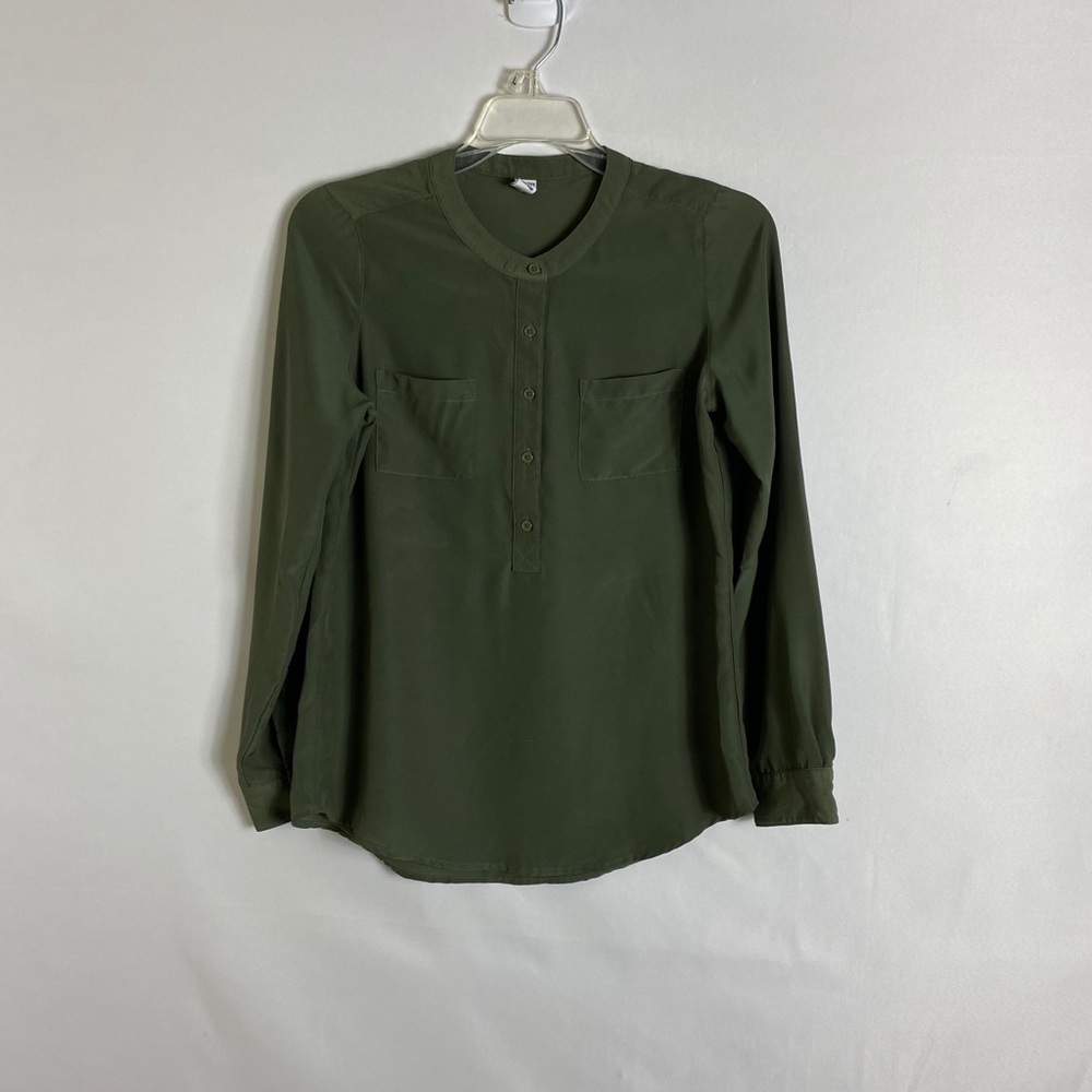 Old navy top - Picture 2 of 6